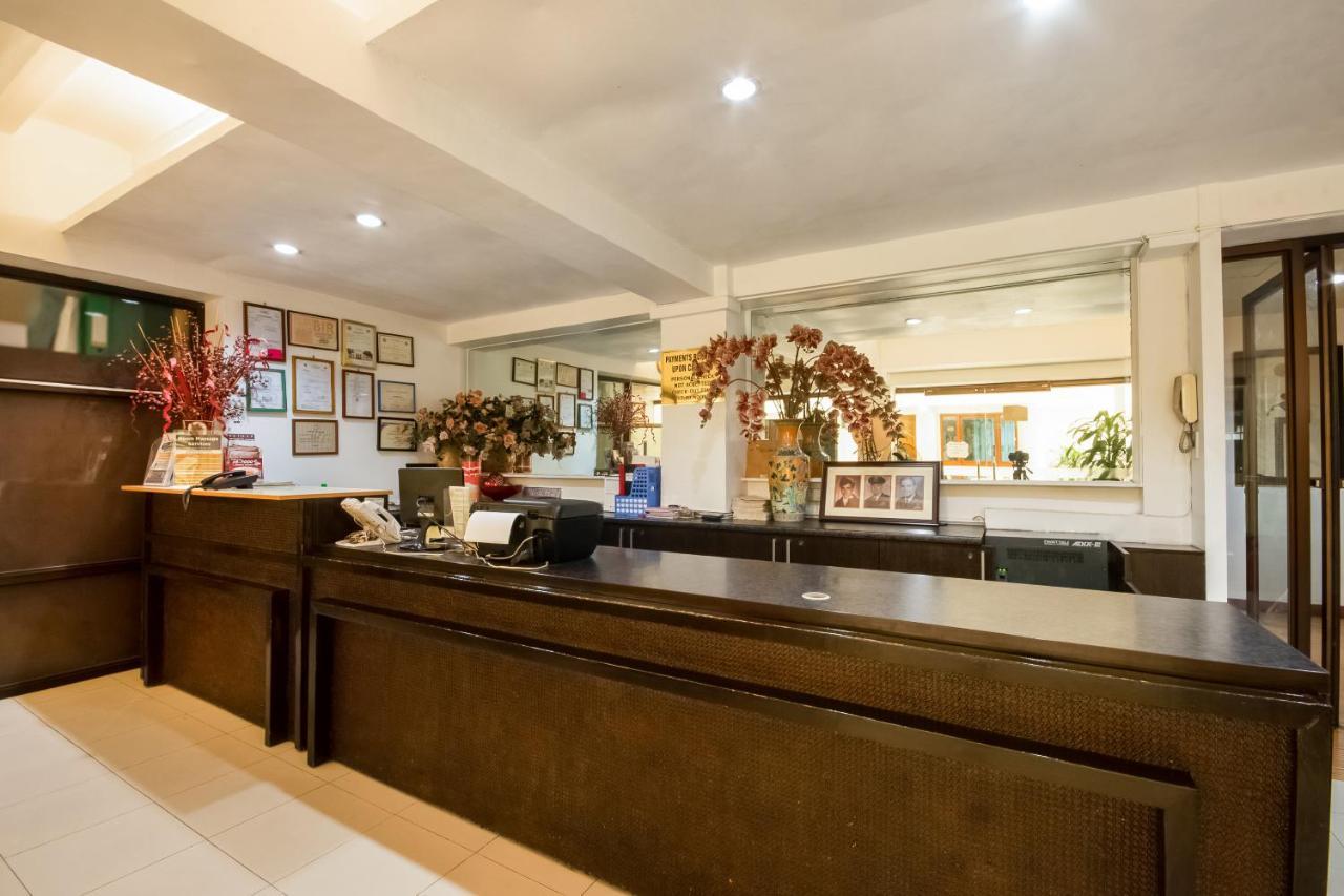 Vaccinated Staff - Oyo 465 Ford'S Inn Cebu Esterno foto